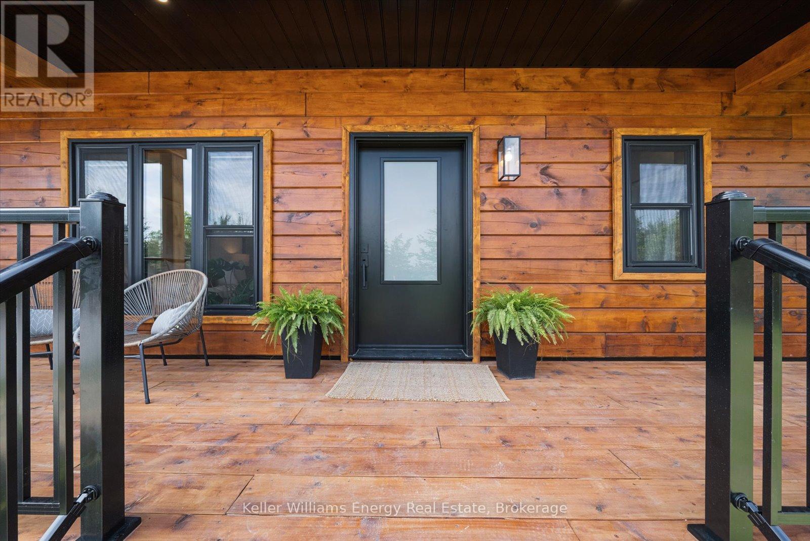 3374 10th Line E Property Photo 7