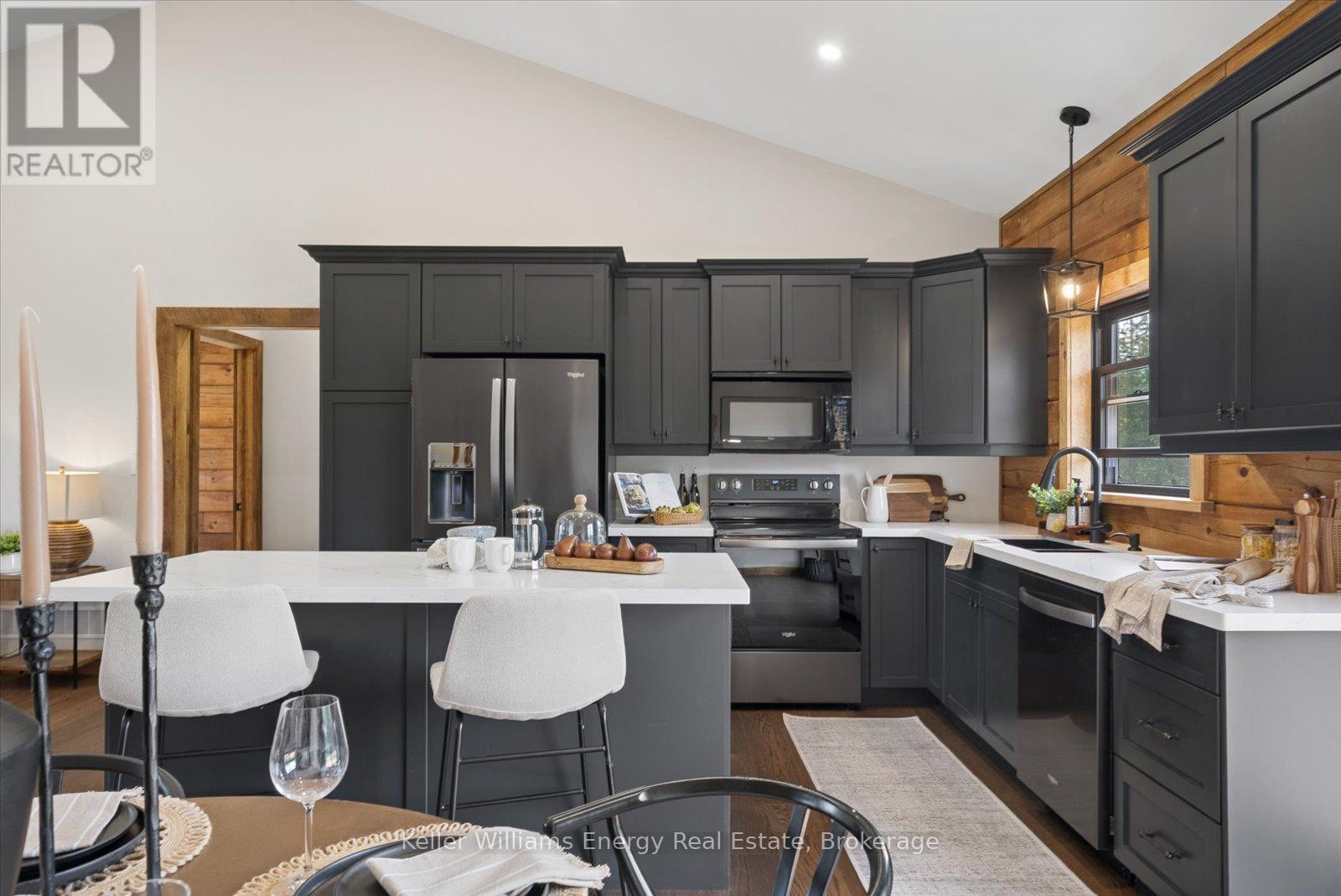 3374 10th Line E Property Photo 12