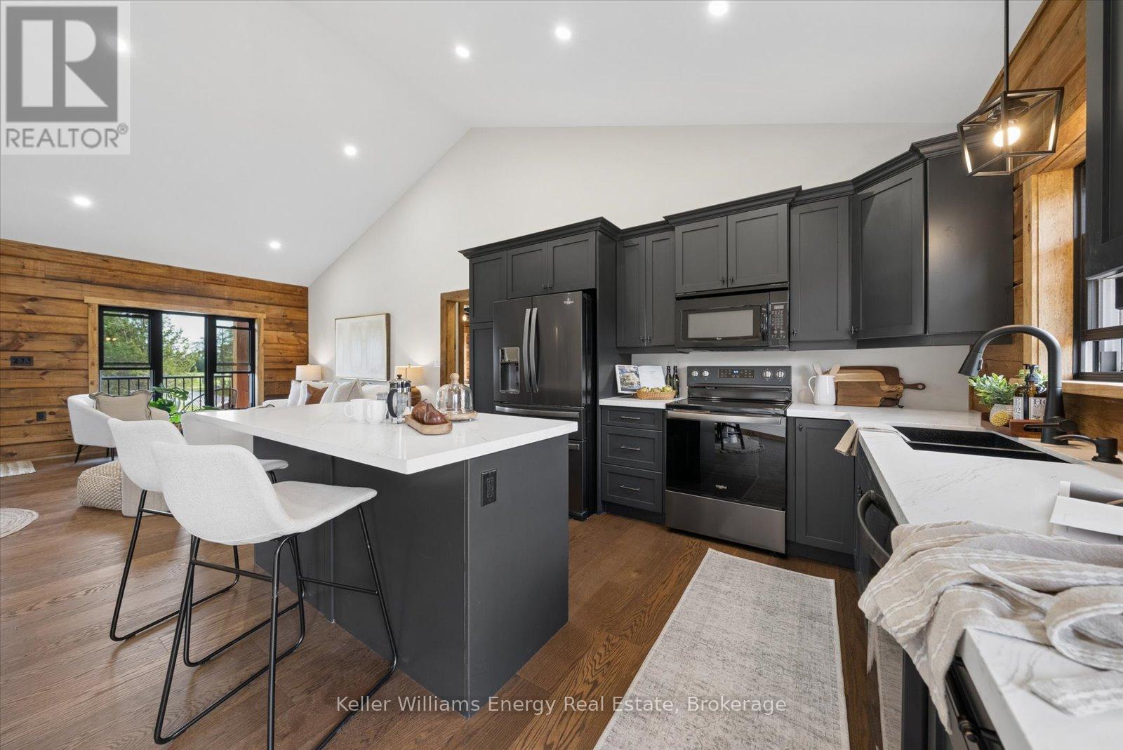3374 10th Line E Property Photo 13