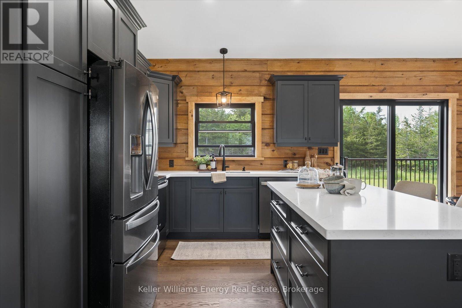 3374 10th Line E Property Photo 14