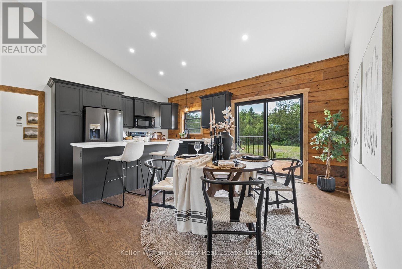 3374 10th Line E Property Photo 16