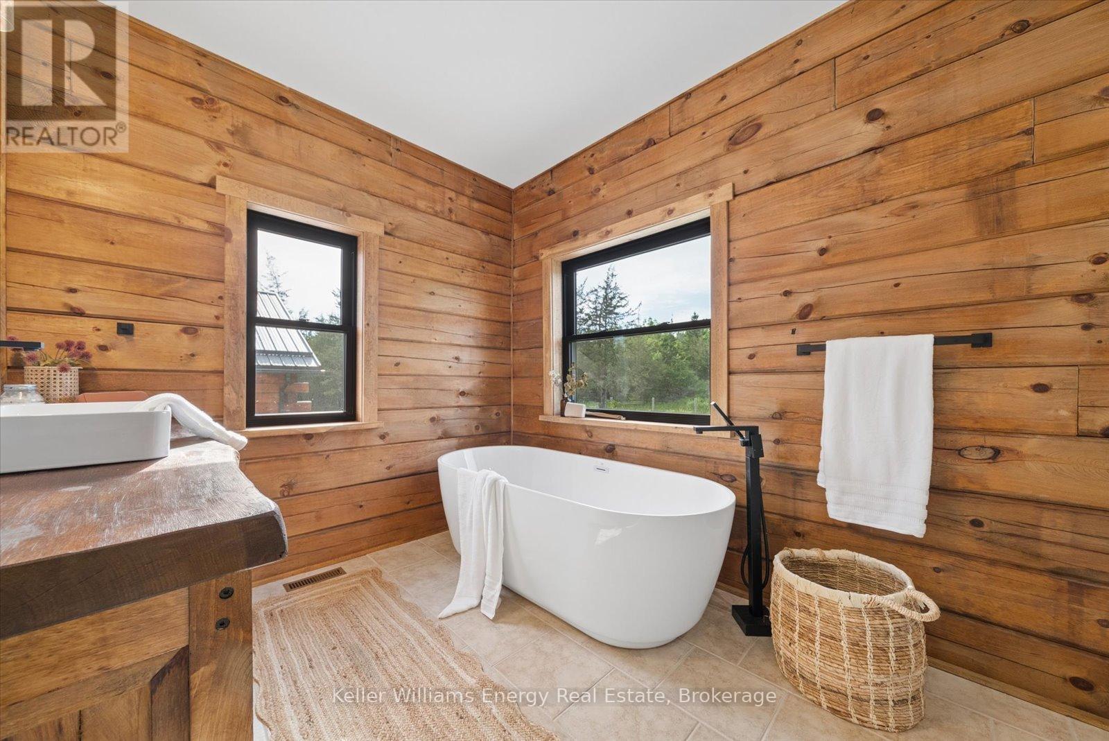 3374 10th Line E Property Photo 17
