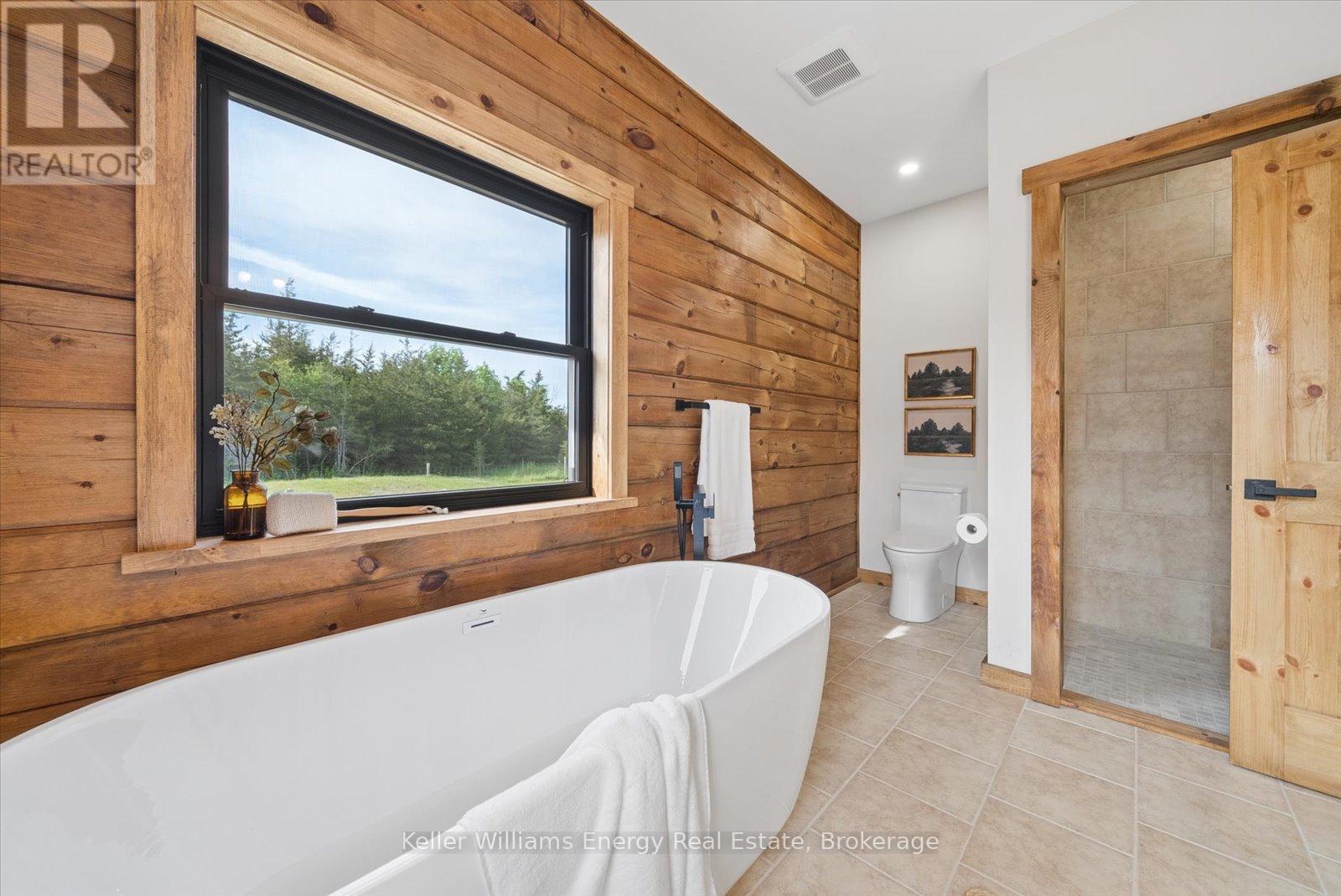 3374 10th Line E Property Photo 19