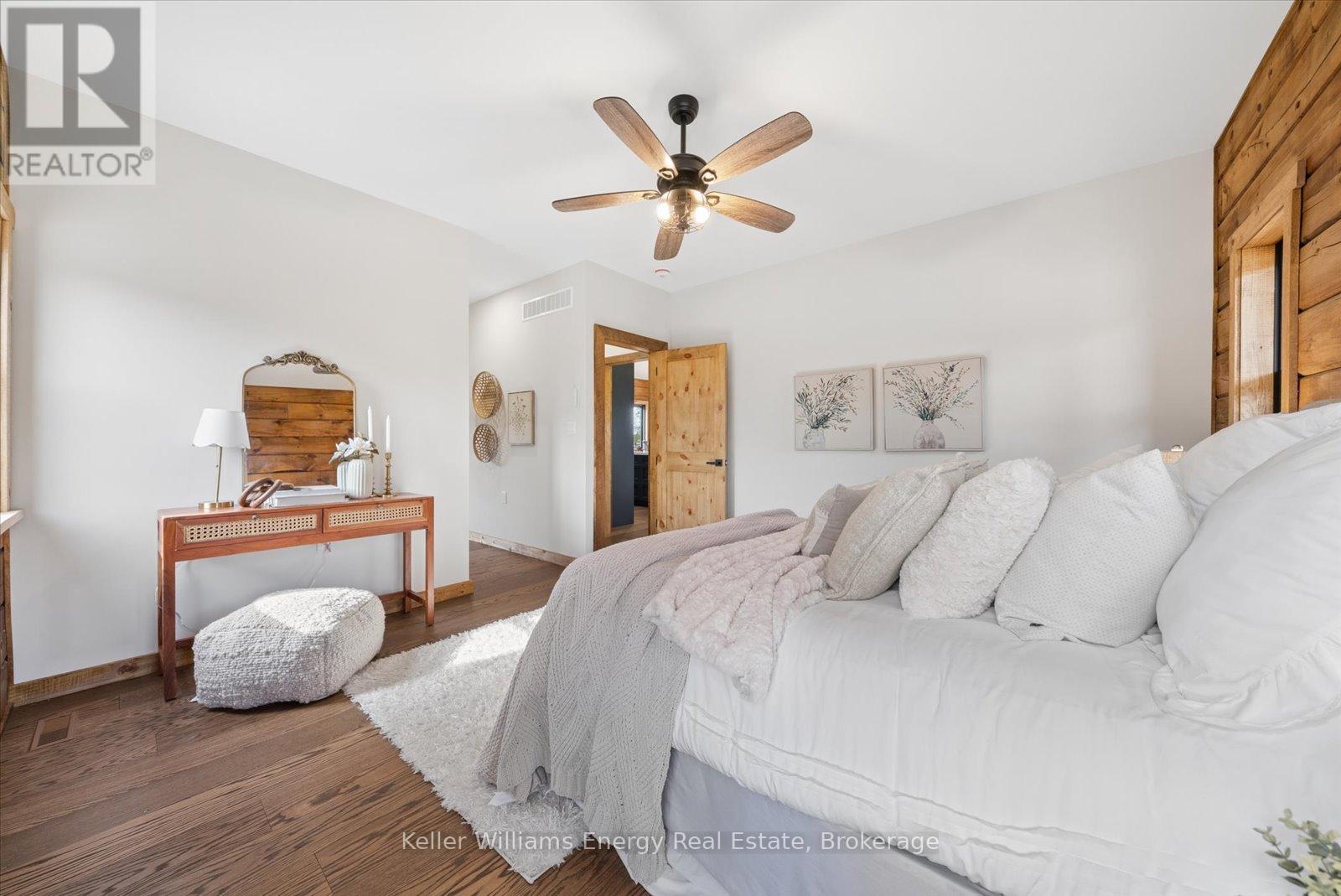 3374 10th Line E Property Photo 21