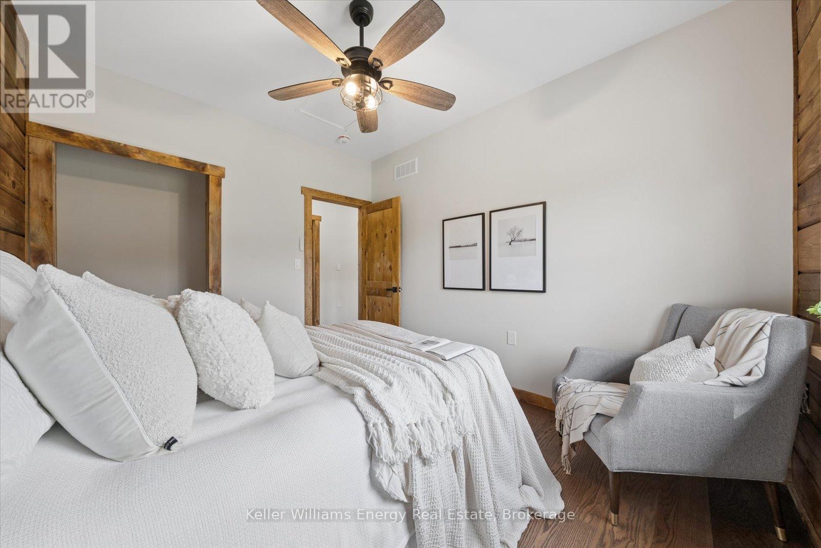 3374 10th Line E Property Photo 25