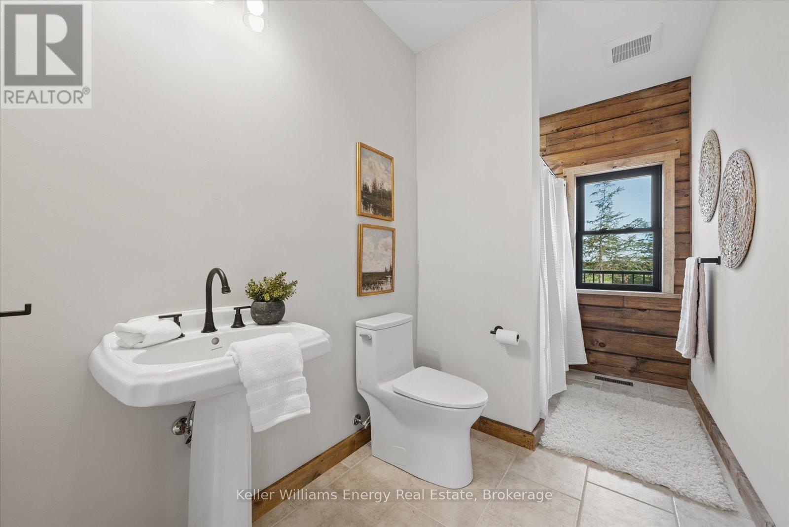 3374 10th Line E Property Photo 28
