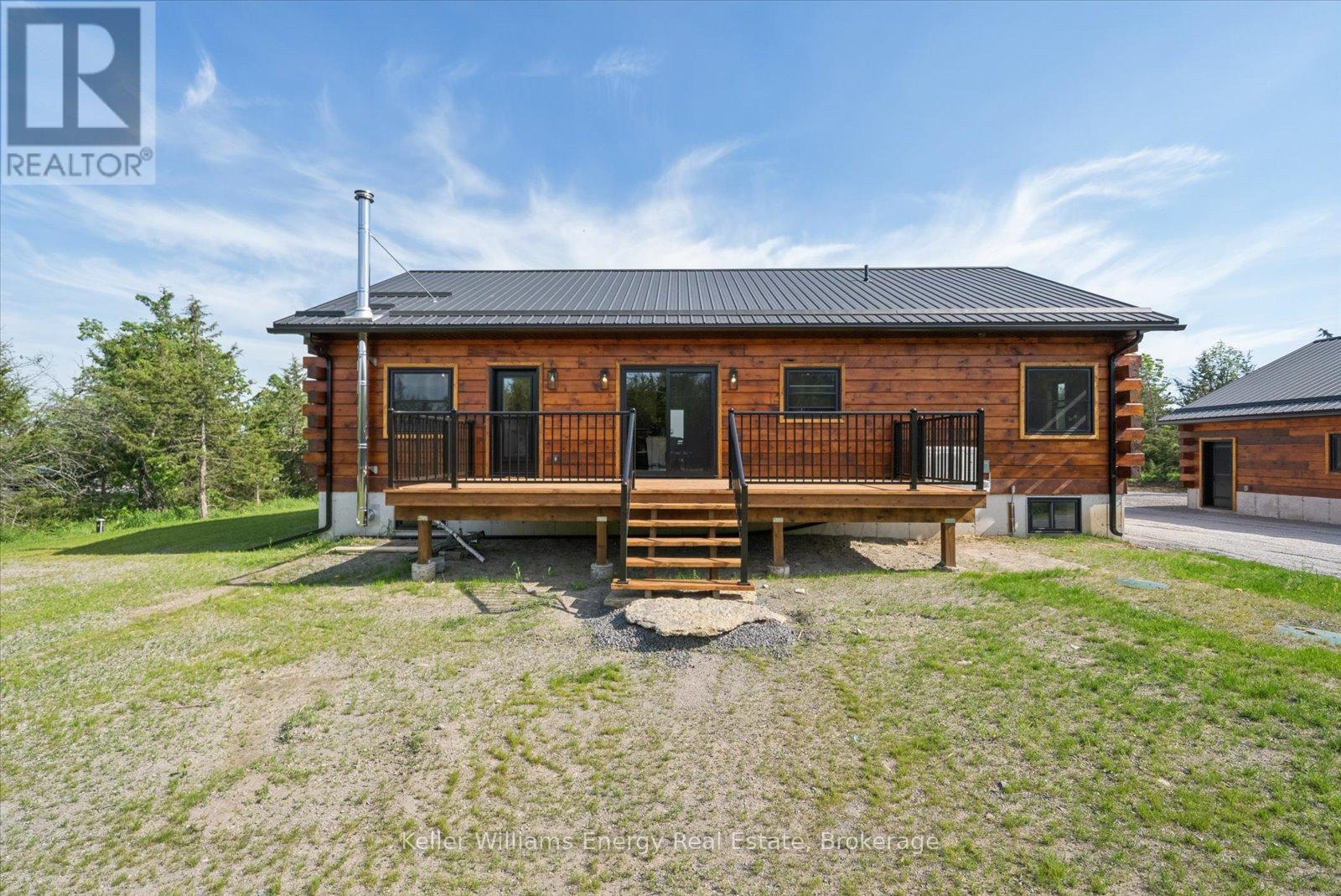 3374 10th Line E Property Photo 32