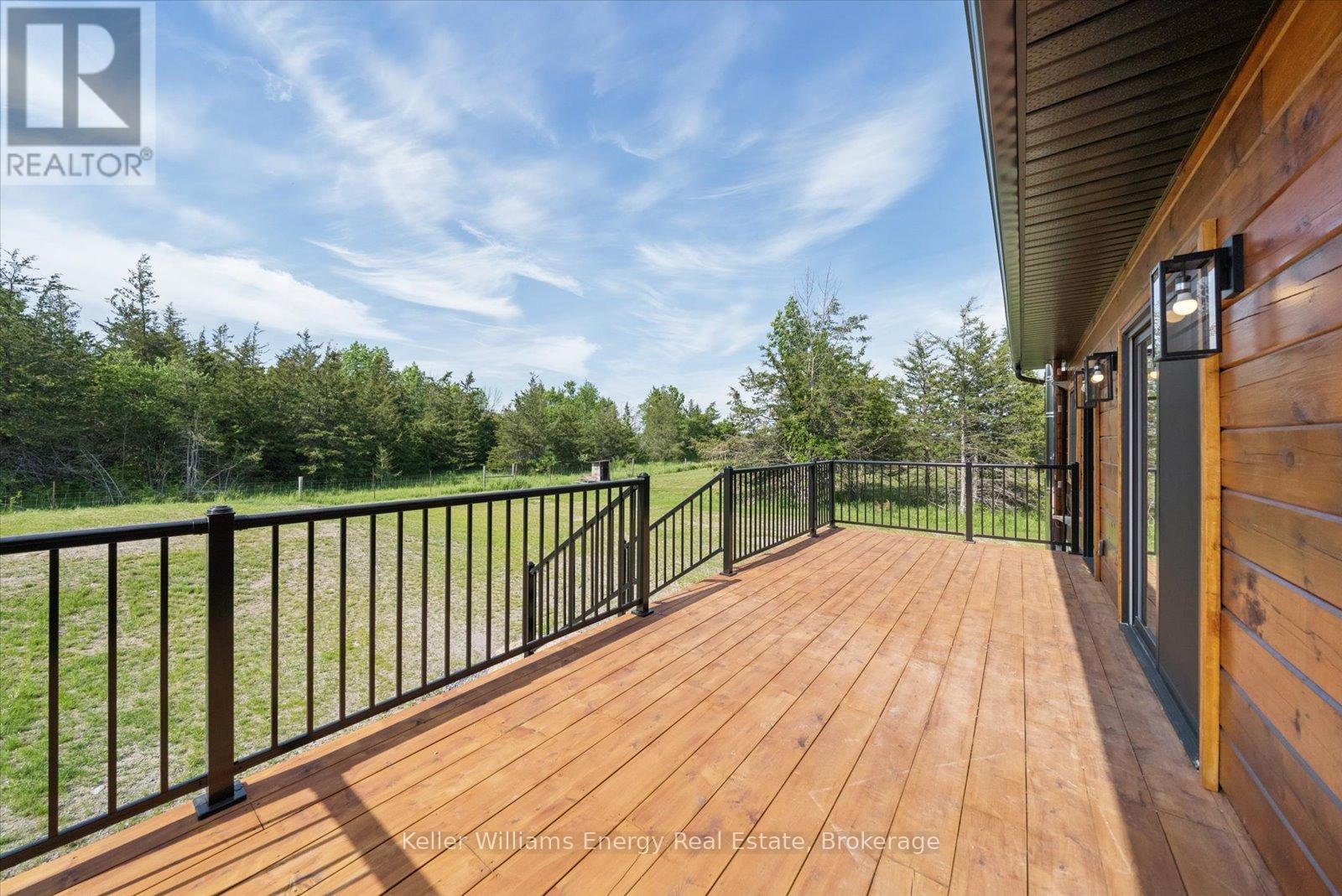 3374 10th Line E Property Photo 33