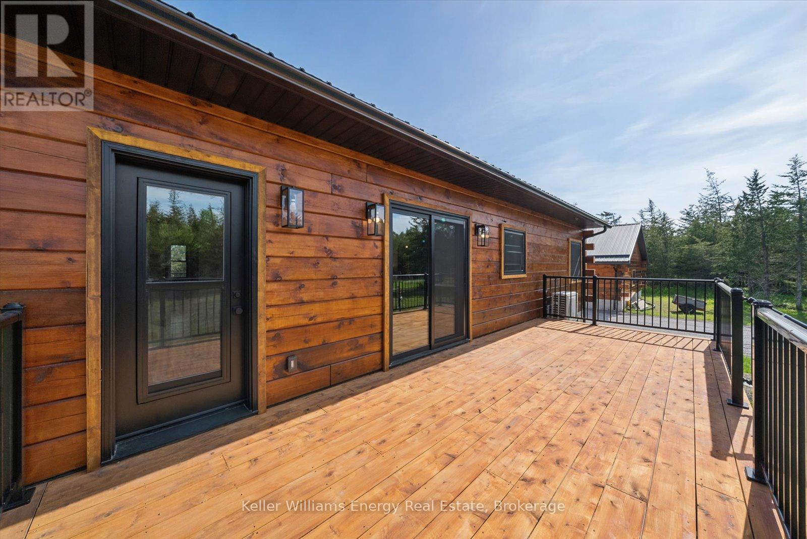 3374 10th Line E Property Photo 34