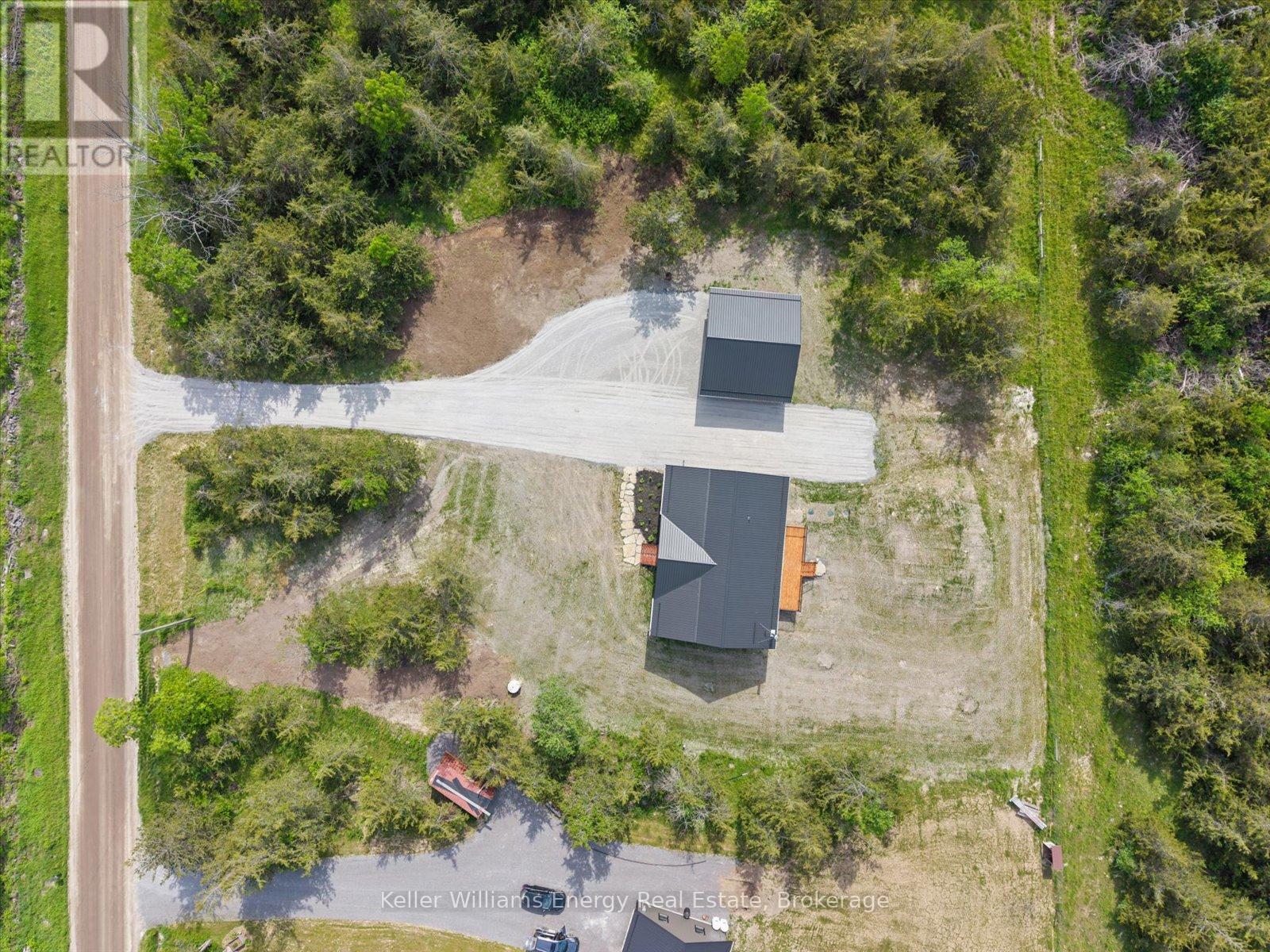 3374 10th Line E Property Photo 42