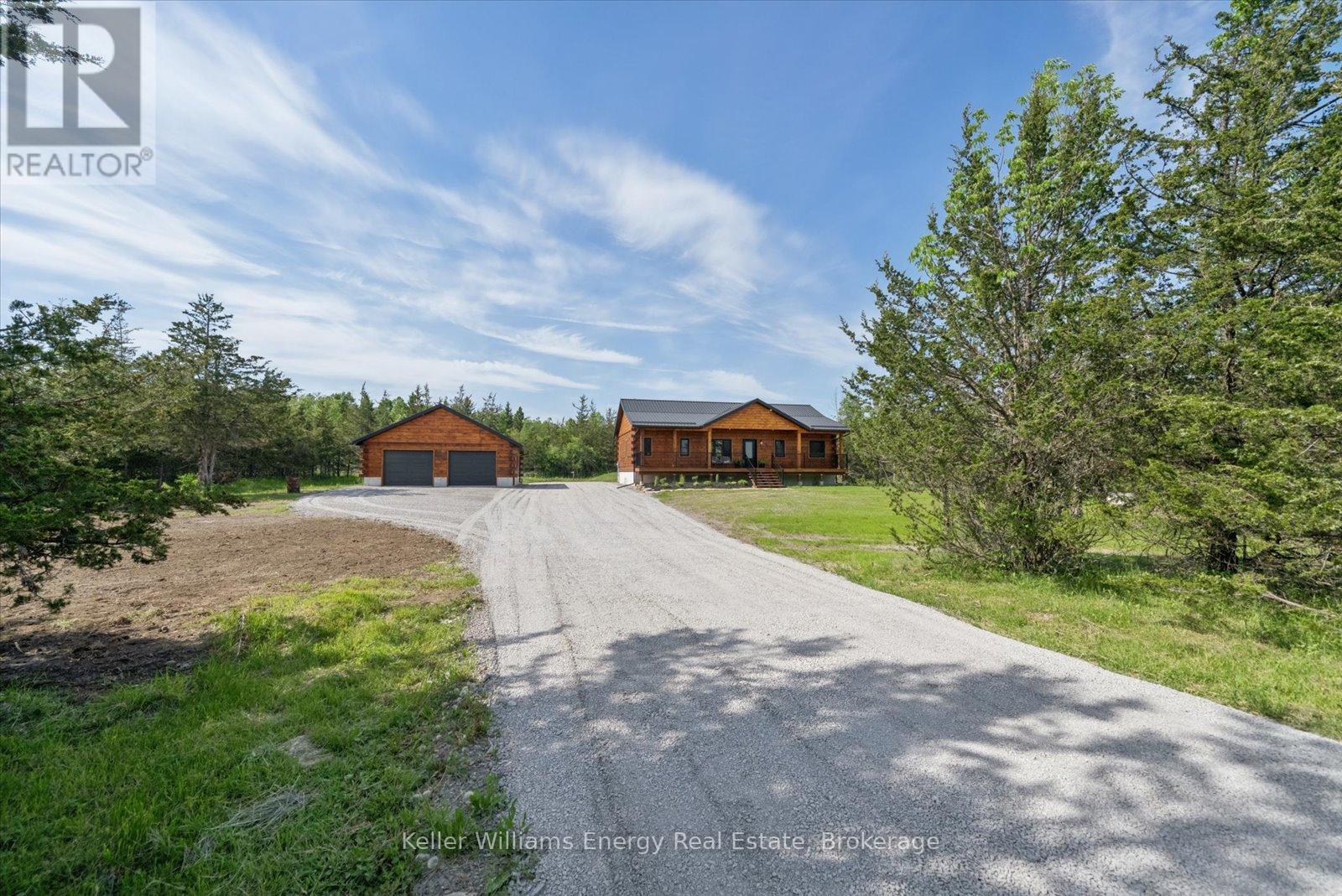 3374 10th Line E Property Photo 45