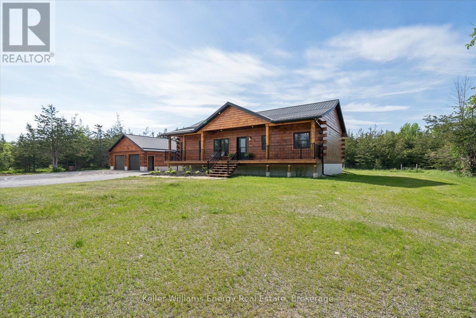 3374 10th Line E Property Photo 47
