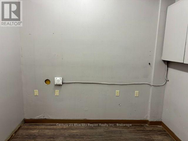 1111 Cassells Street Property Photo 11