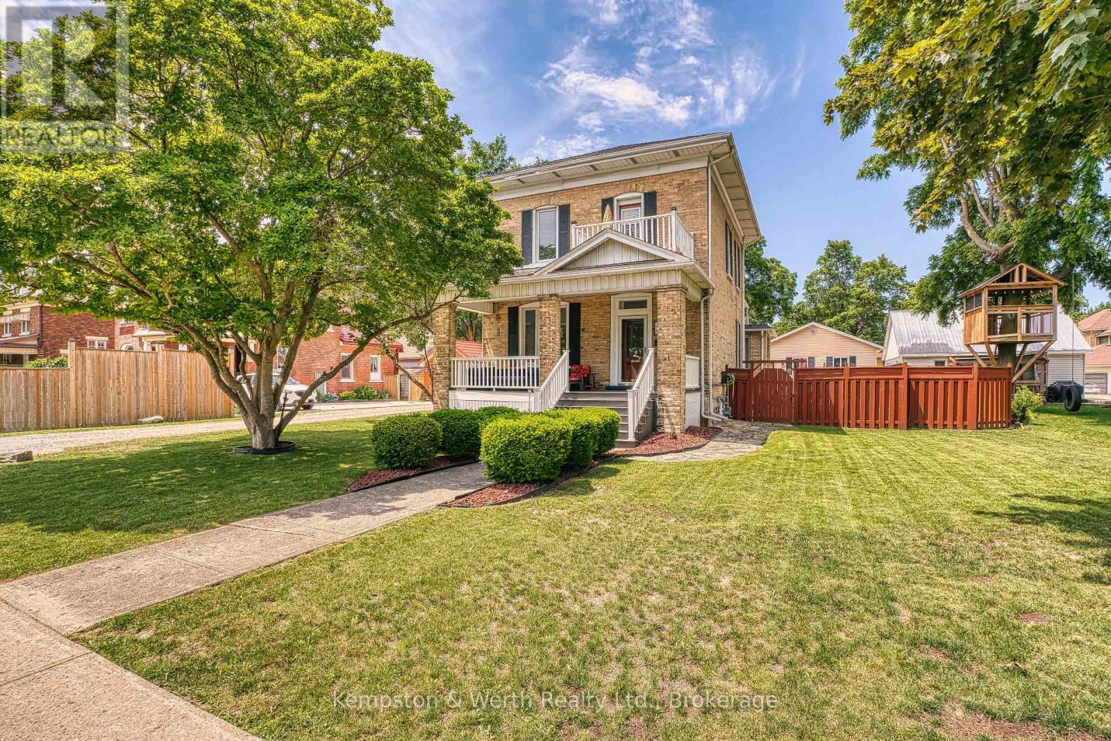459 WALLACE AVENUE N Property Photo 1