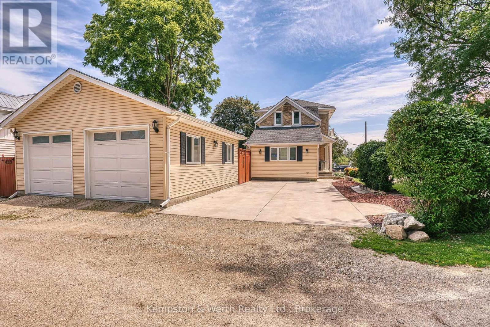 459 Wallace Avenue N Property Photo 11
