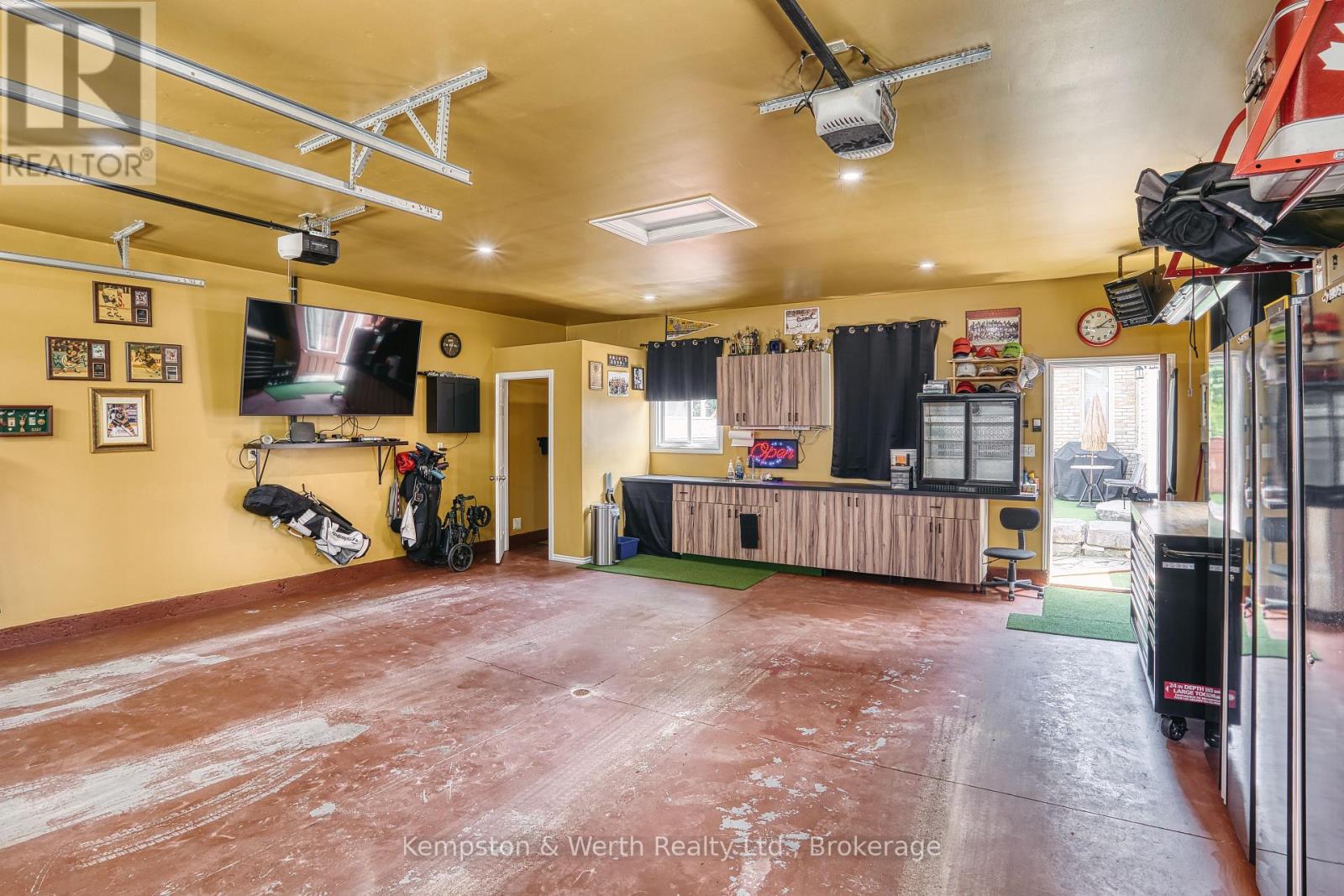 459 Wallace Avenue N Property Photo 16