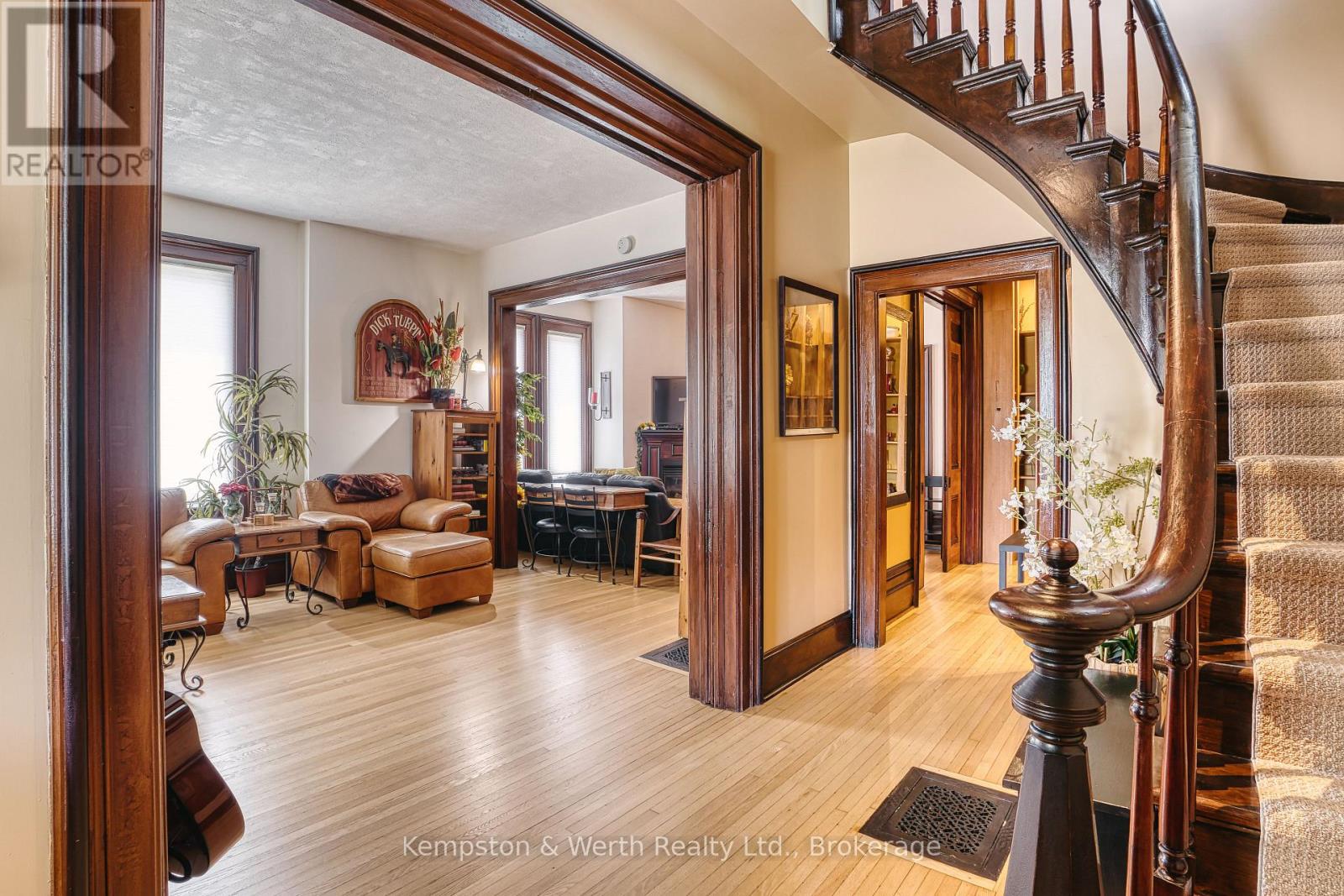 459 Wallace Avenue N Property Photo 18