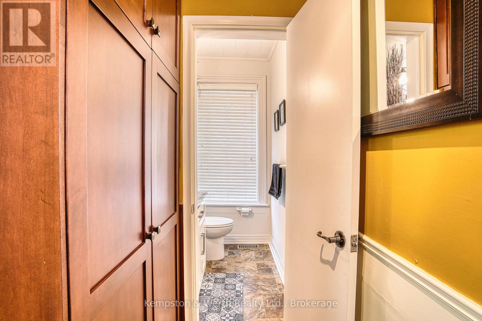 459 Wallace Avenue N Property Photo 34