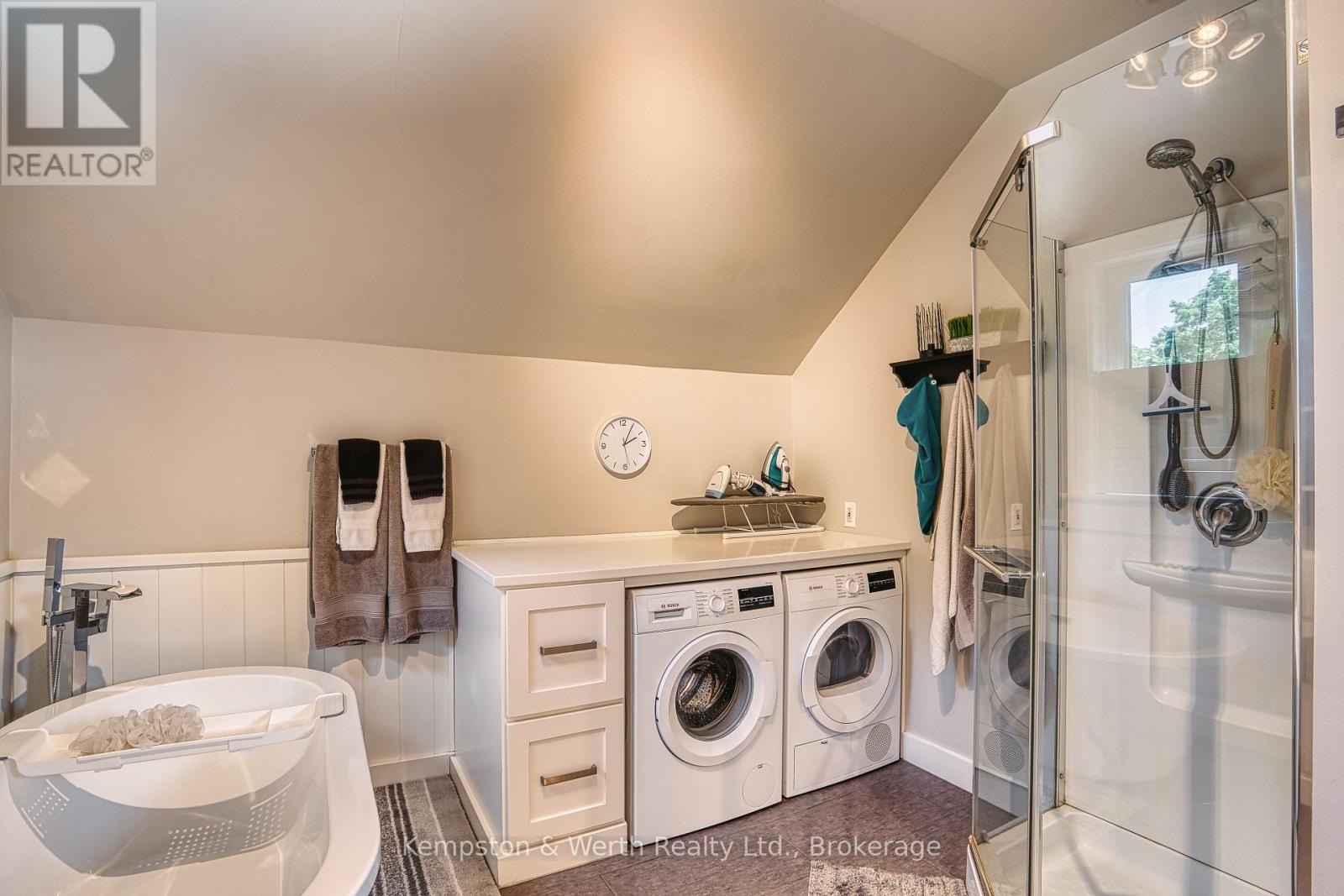 459 Wallace Avenue N Property Photo 42