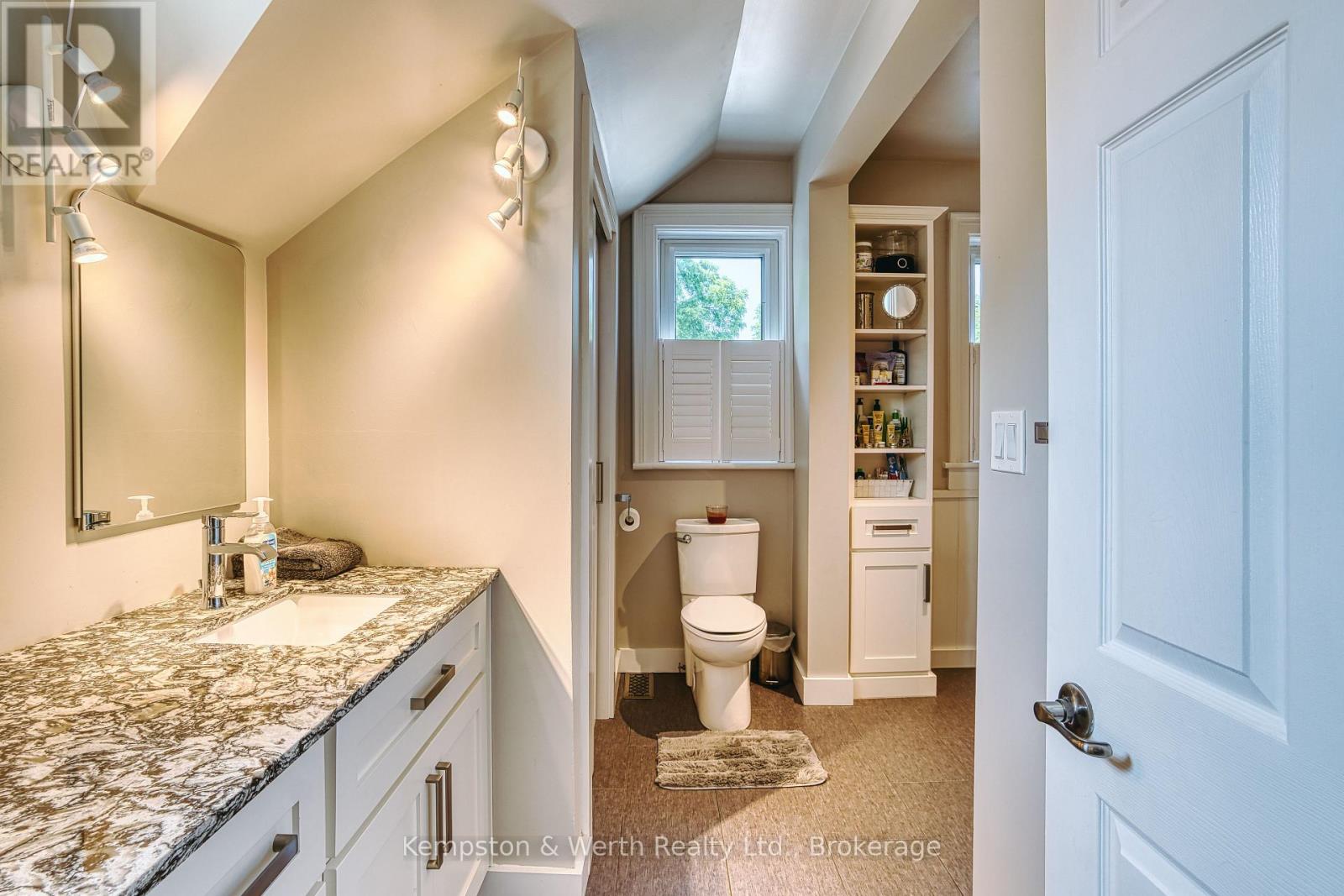 459 Wallace Avenue N Property Photo 44