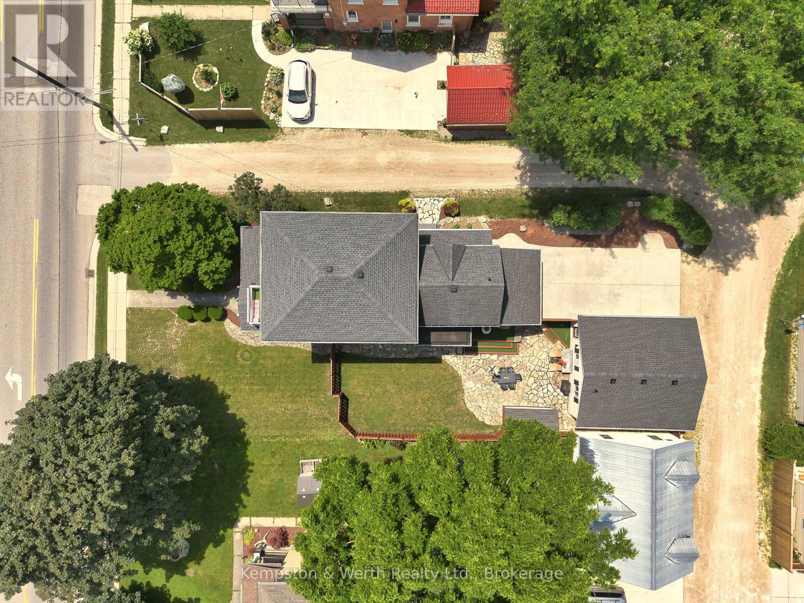 459 Wallace Avenue N Property Photo 48