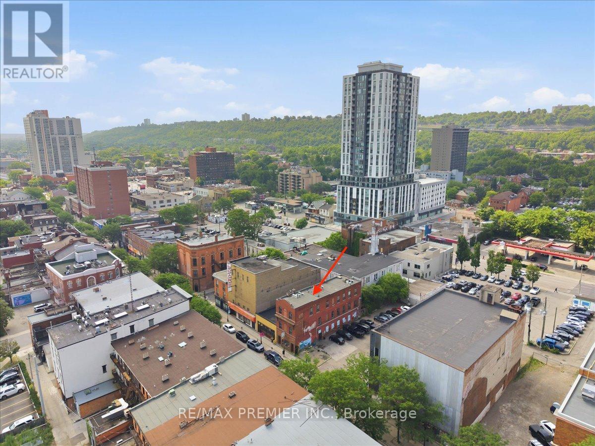 184 King Street E Property Photo 3