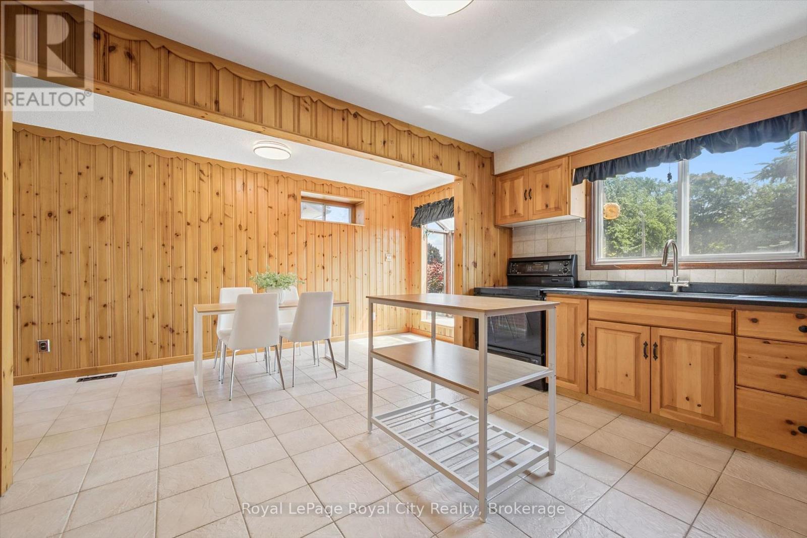 85 Sleeman Avenue Property Photo 9