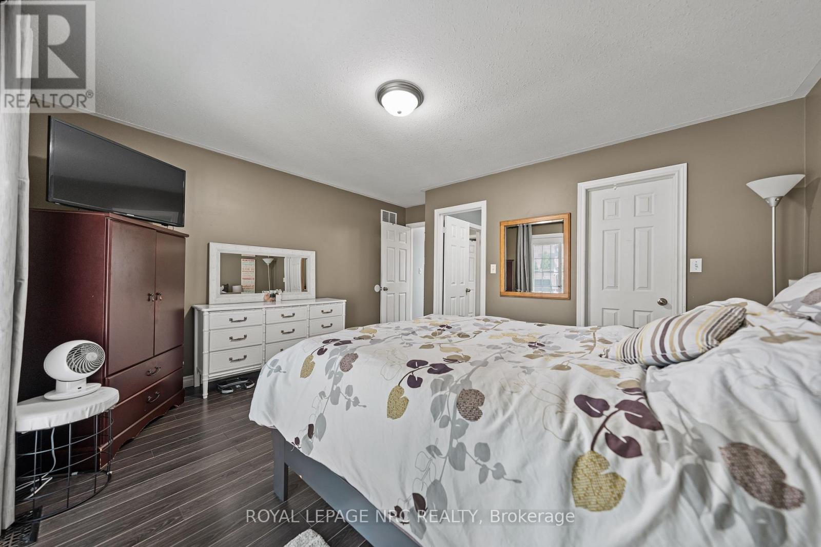 1052 Vansickle Road N Property Photo 22