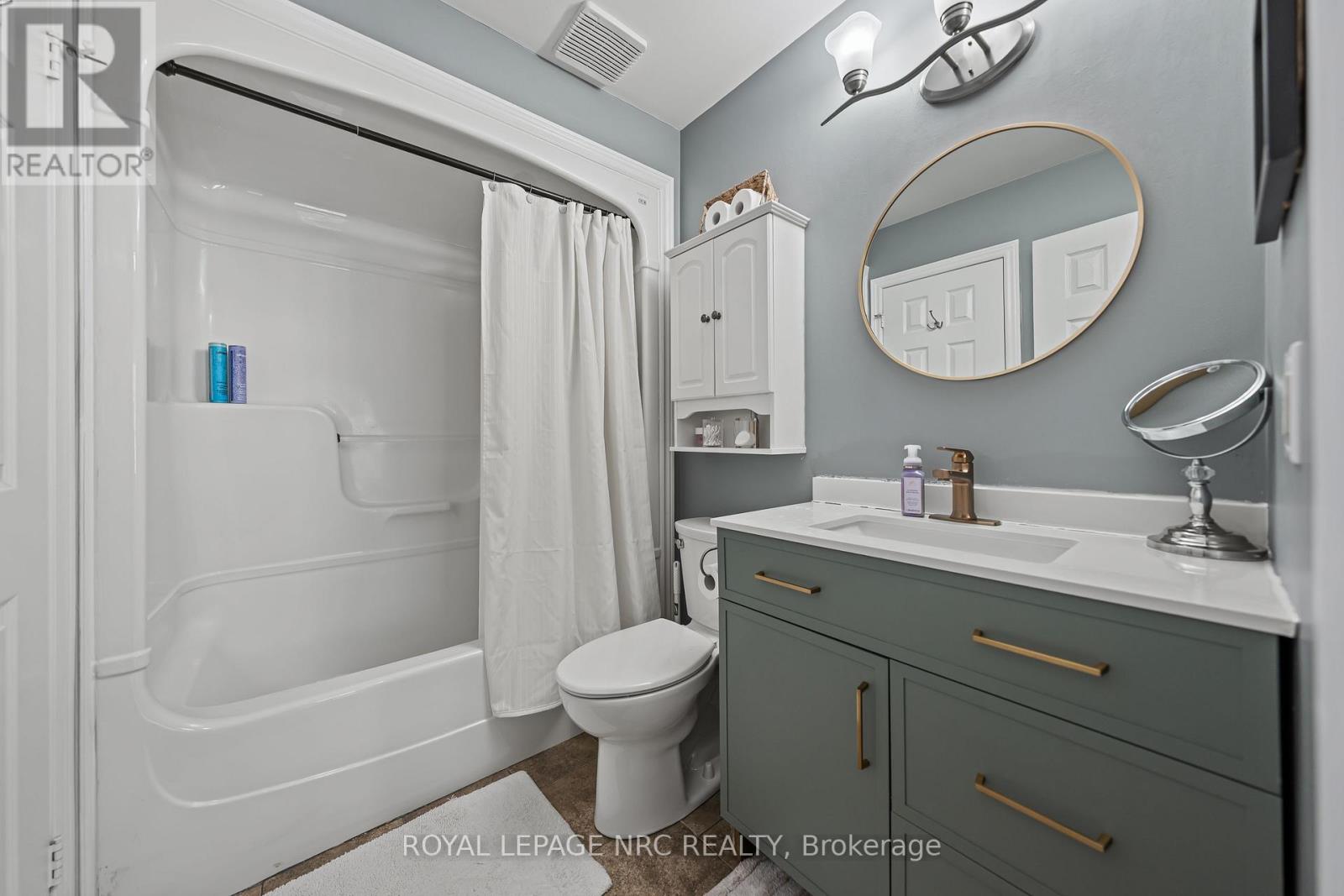 1052 Vansickle Road N Property Photo 23