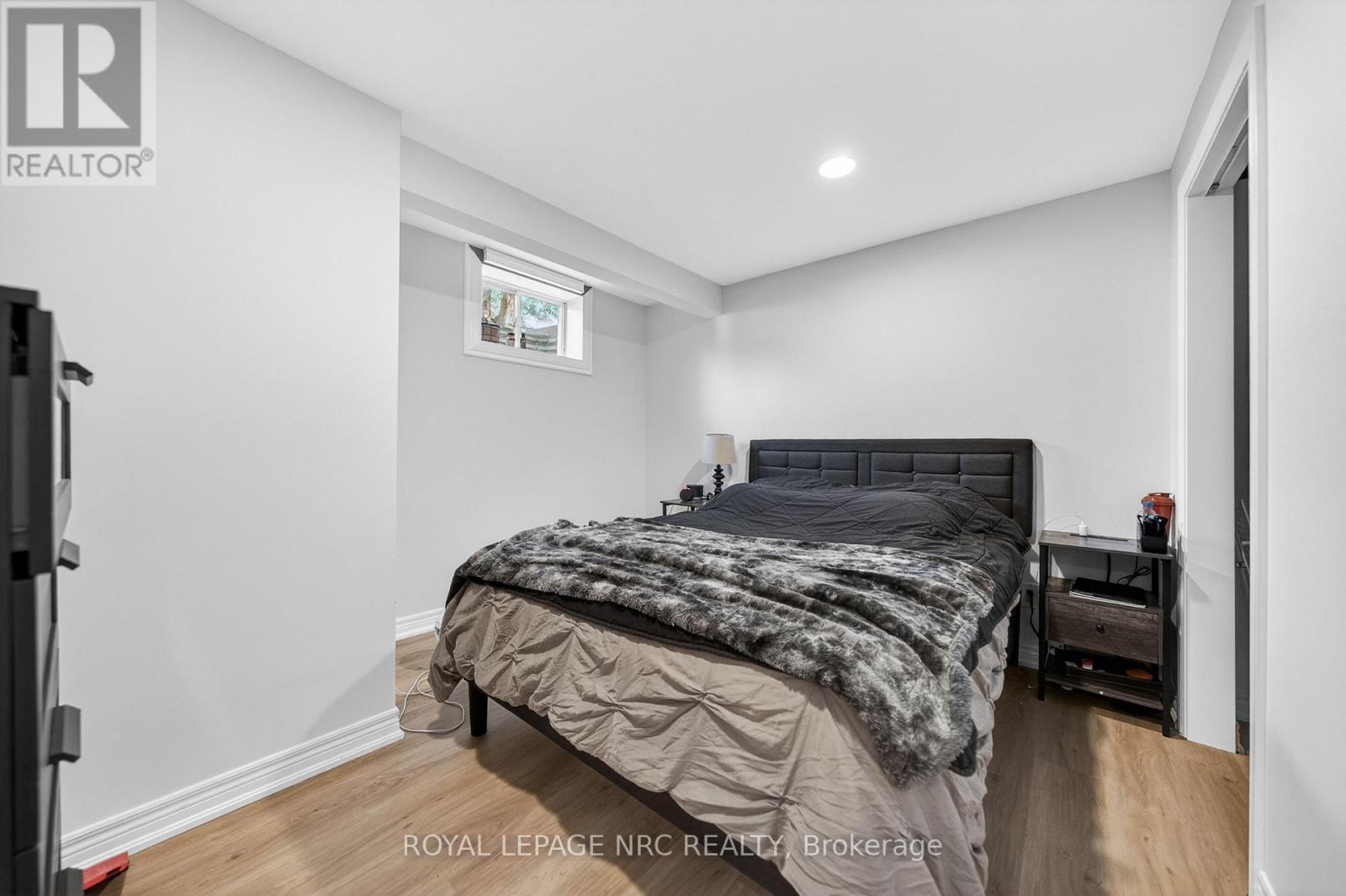 1052 Vansickle Road N Property Photo 33