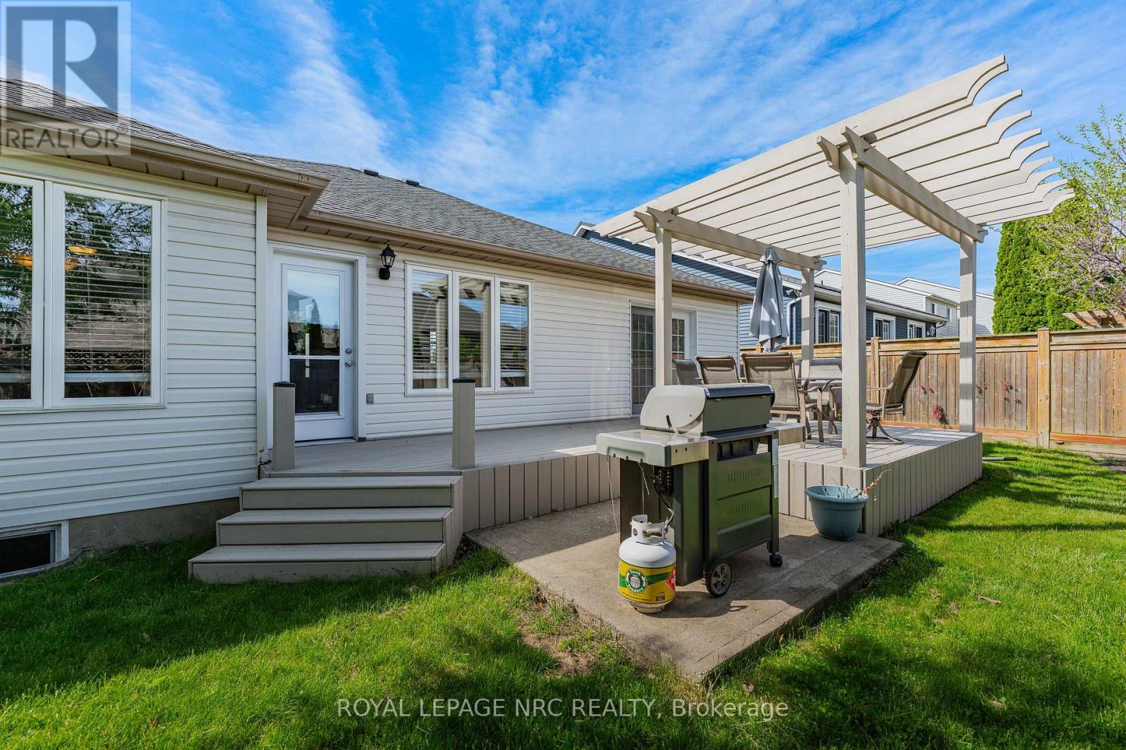 1052 Vansickle Road N Property Photo 35