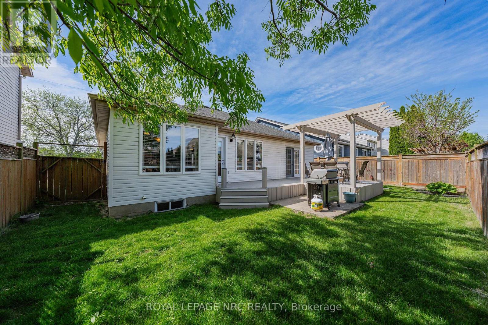1052 Vansickle Road N Property Photo 38