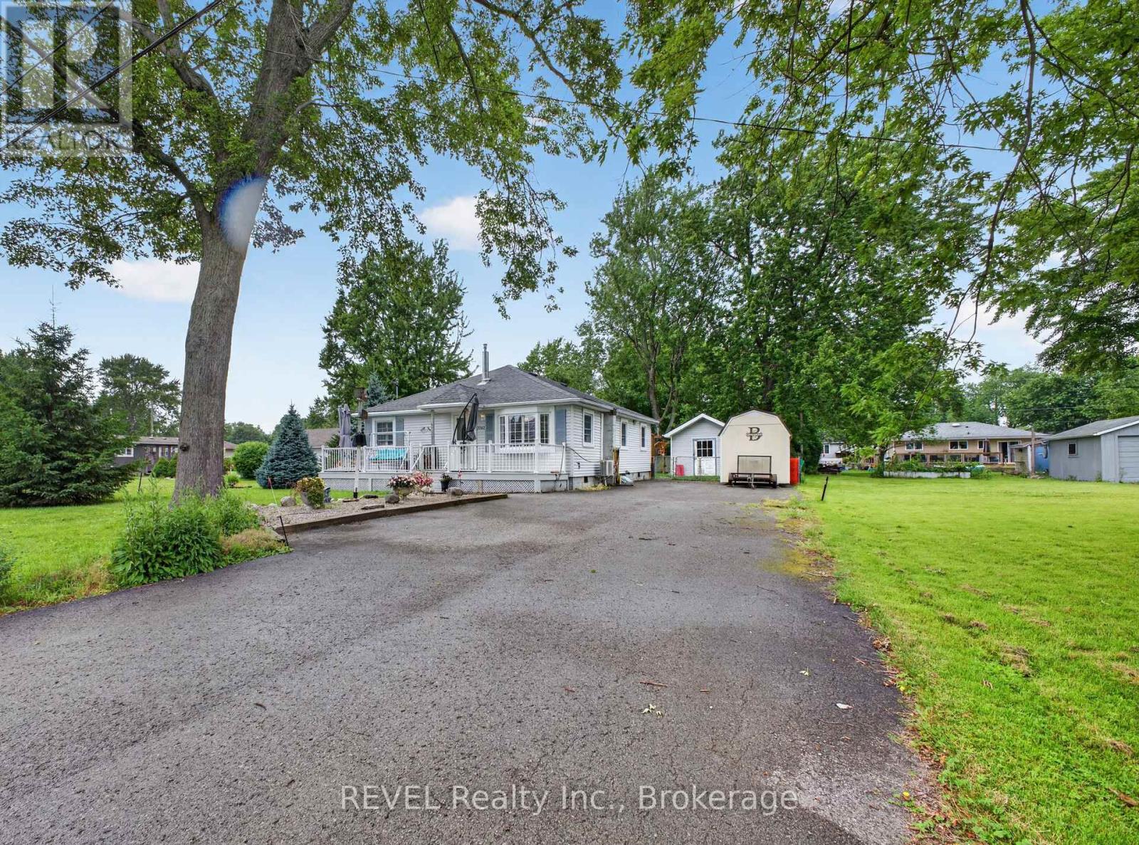 3262 Young Avenue Property Photo 4