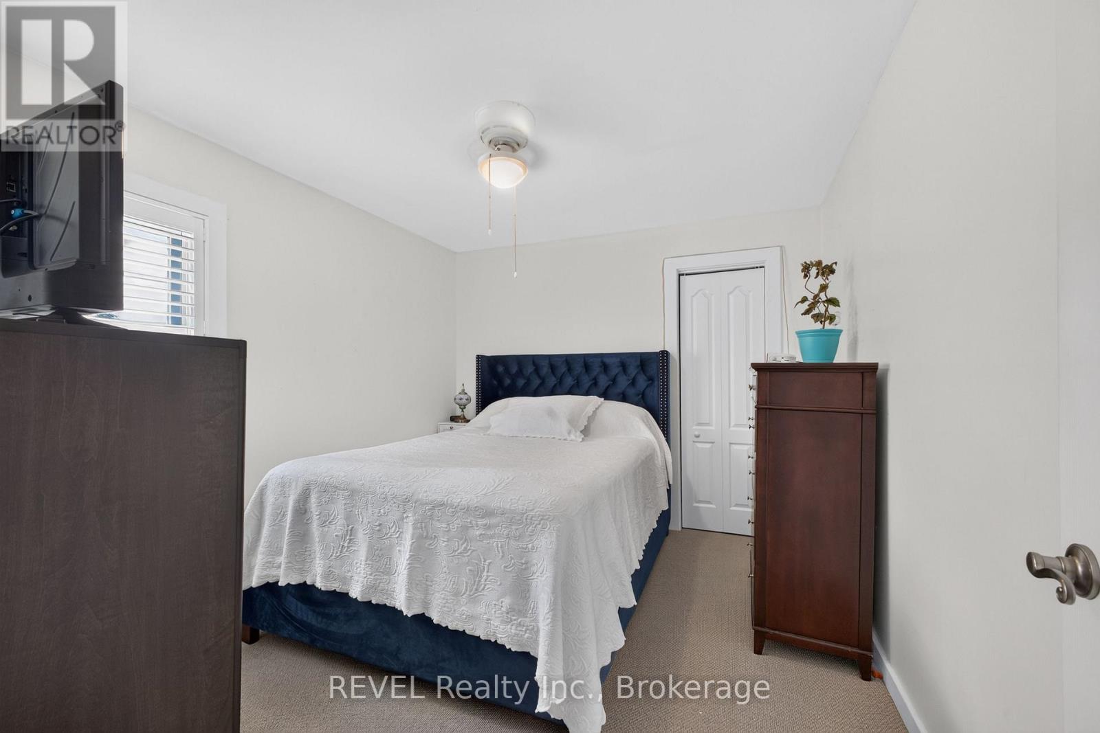 3262 Young Avenue Property Photo 12