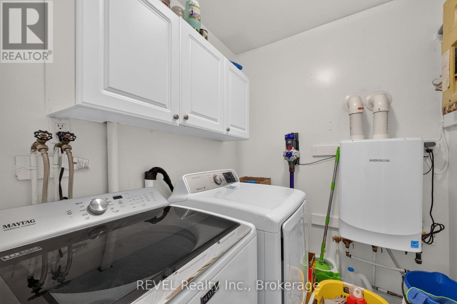 3262 Young Avenue Property Photo 15