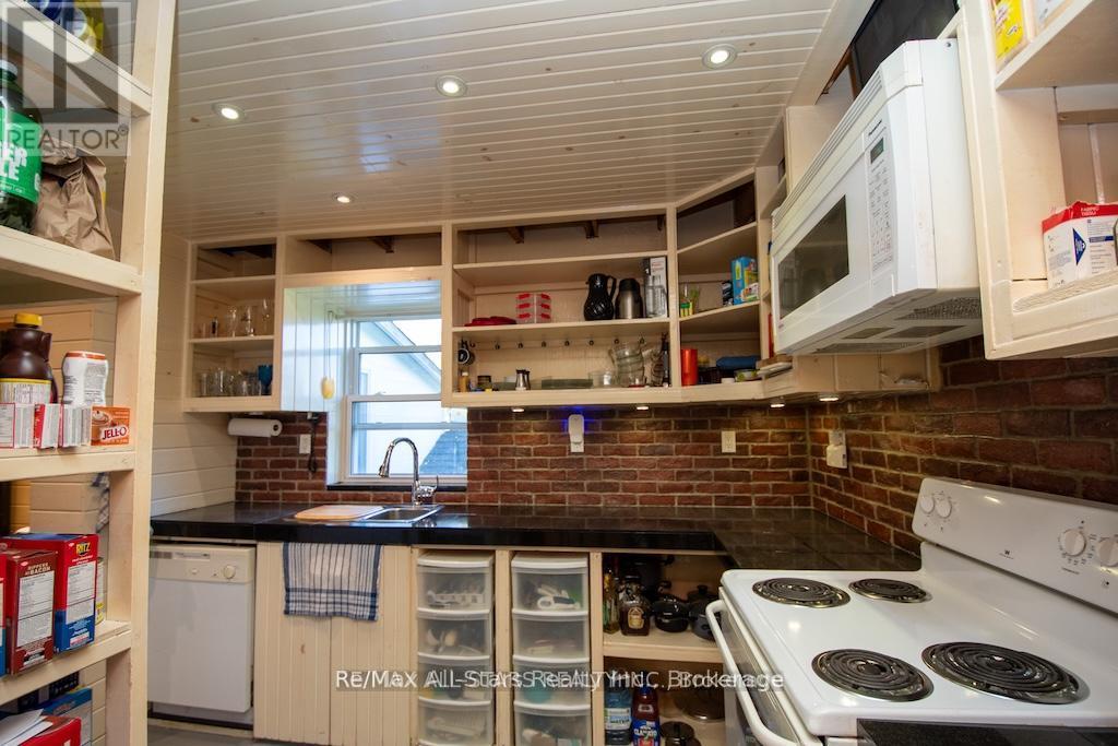 1463 Highway 7a Property Photo 11