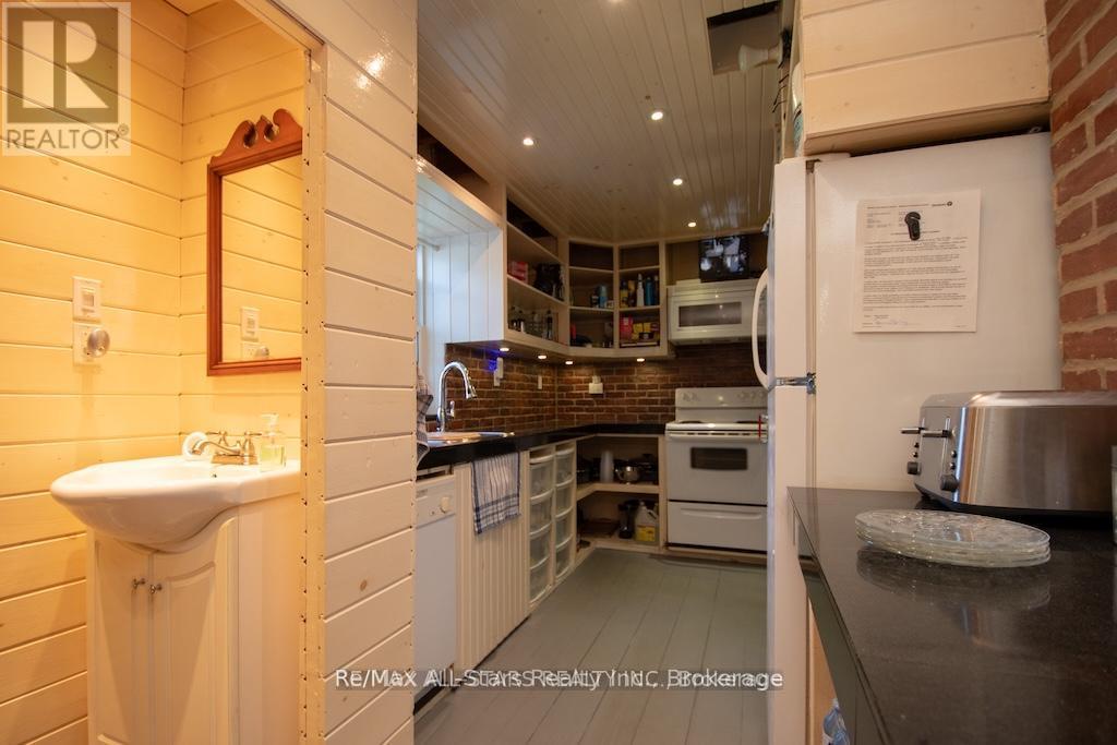 1463 Highway 7a Property Photo 12