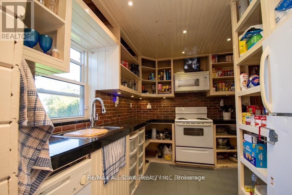 1463 Highway 7a Property Photo 13