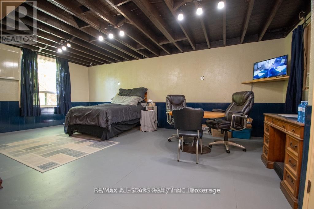 1463 Highway 7a Property Photo 15