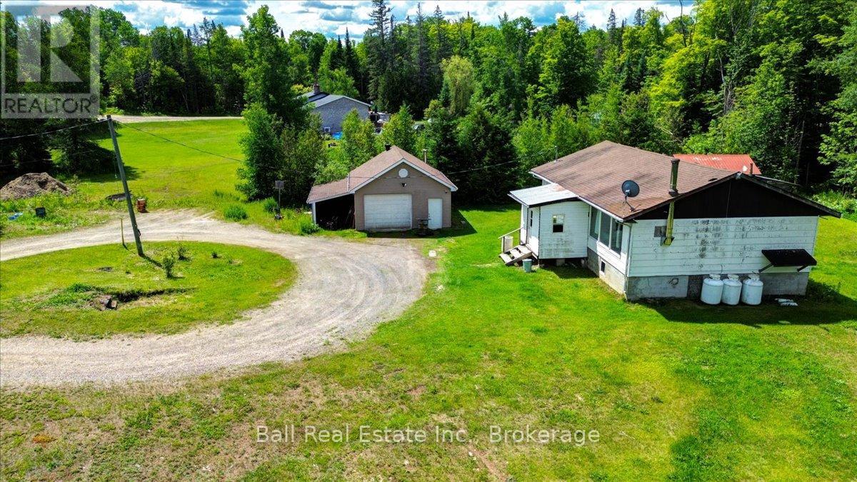 21819 Highway 62 Property Photo 6
