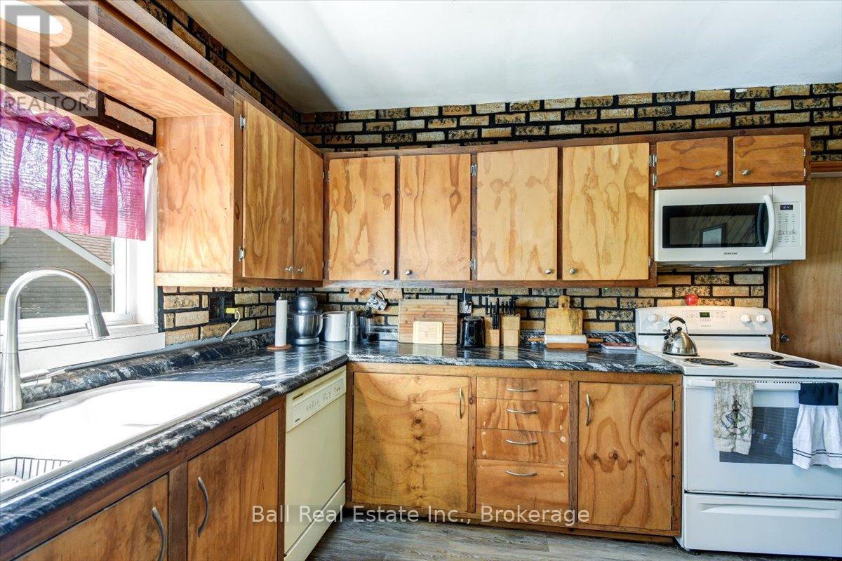 21819 Highway 62 Property Photo 14