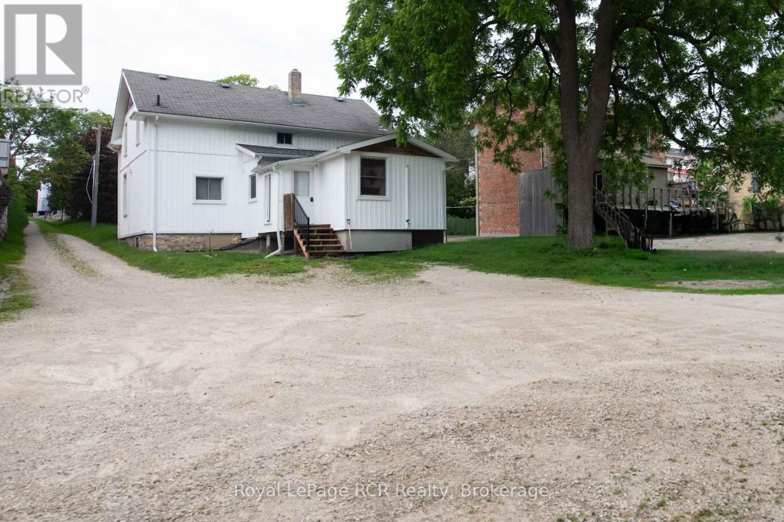 A & B & C - 21 Arthur Street West Street W Property Photo 14