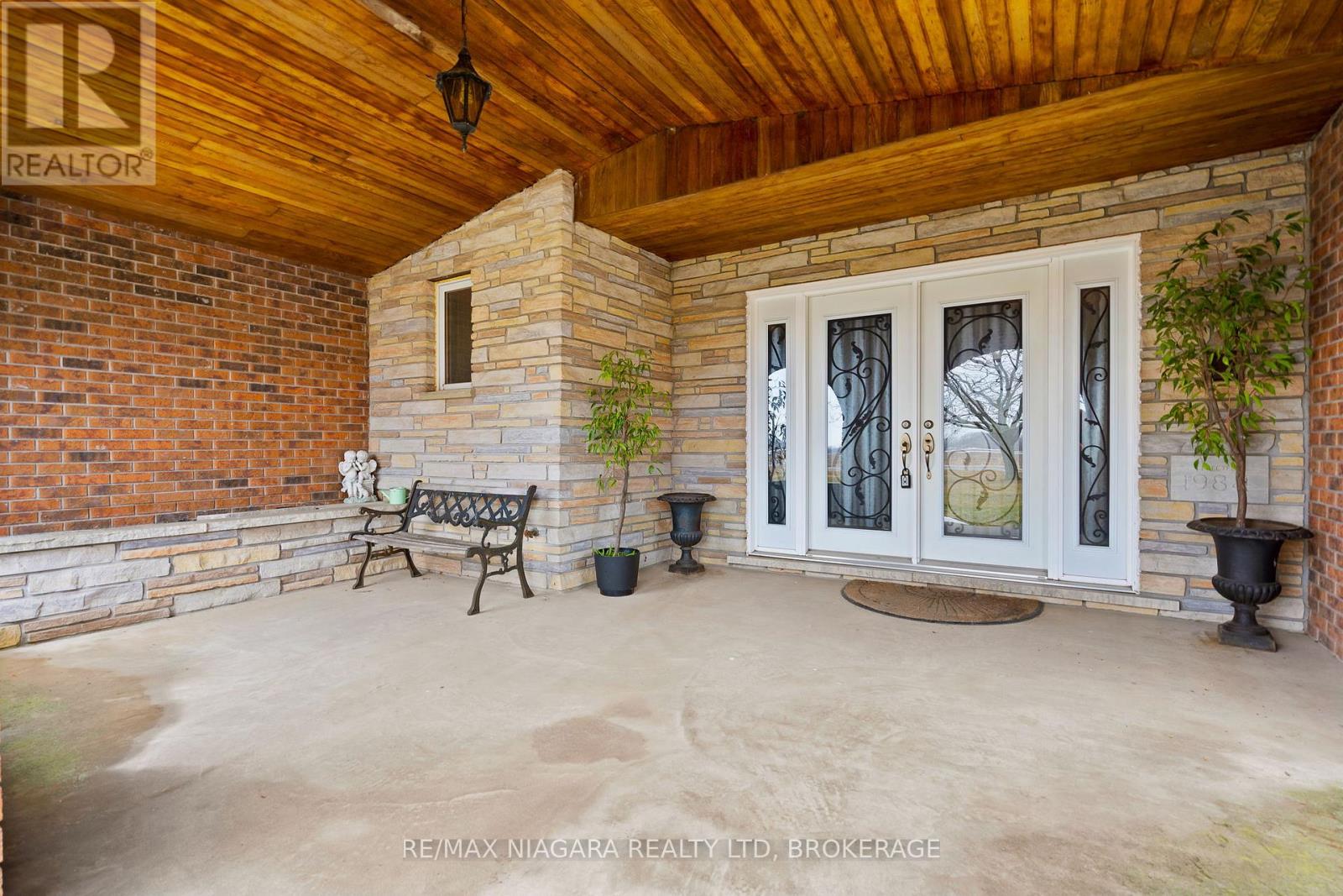 11292 Golf Course Road Property Photo 4