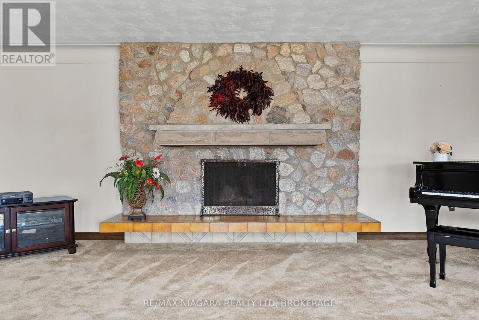 11292 Golf Course Road Property Photo 8