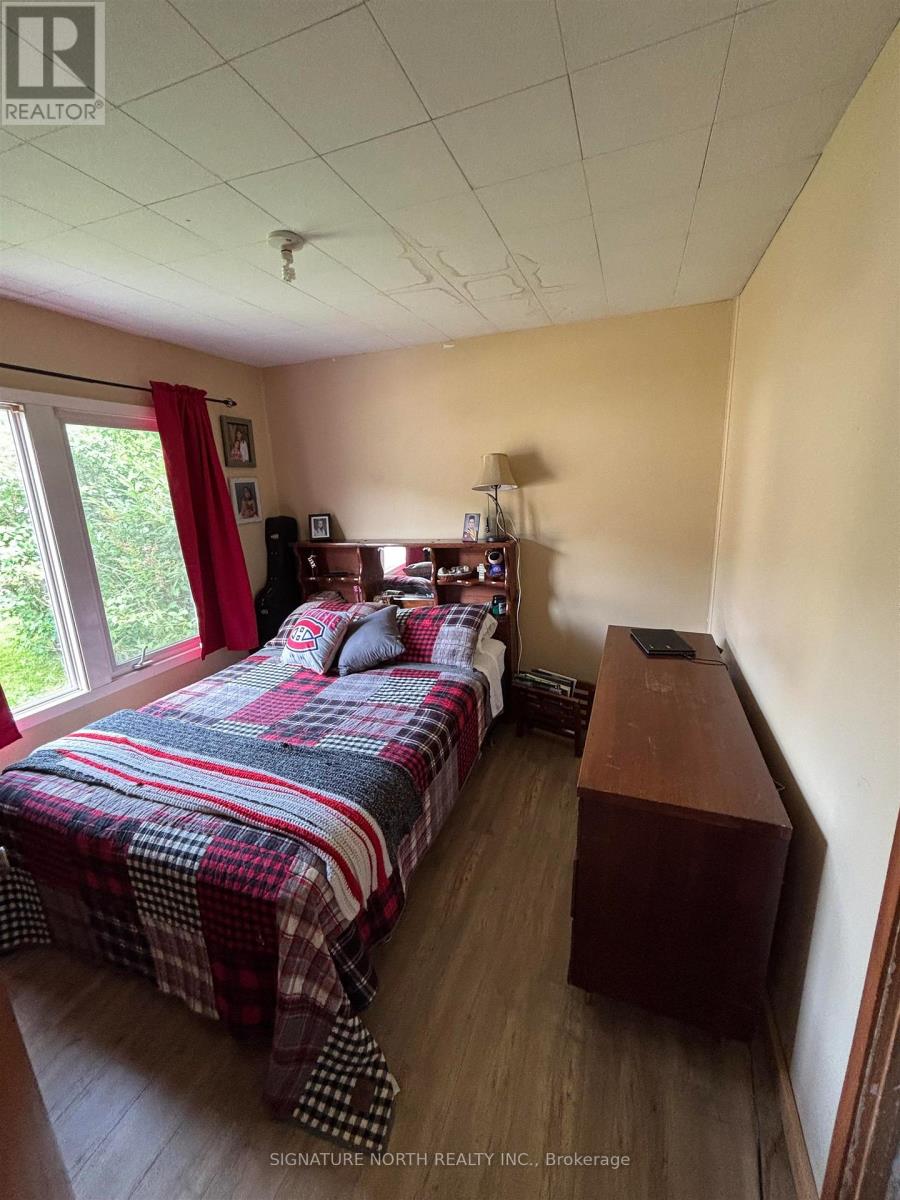 209 Fotheringham Ave. Property Photo 4