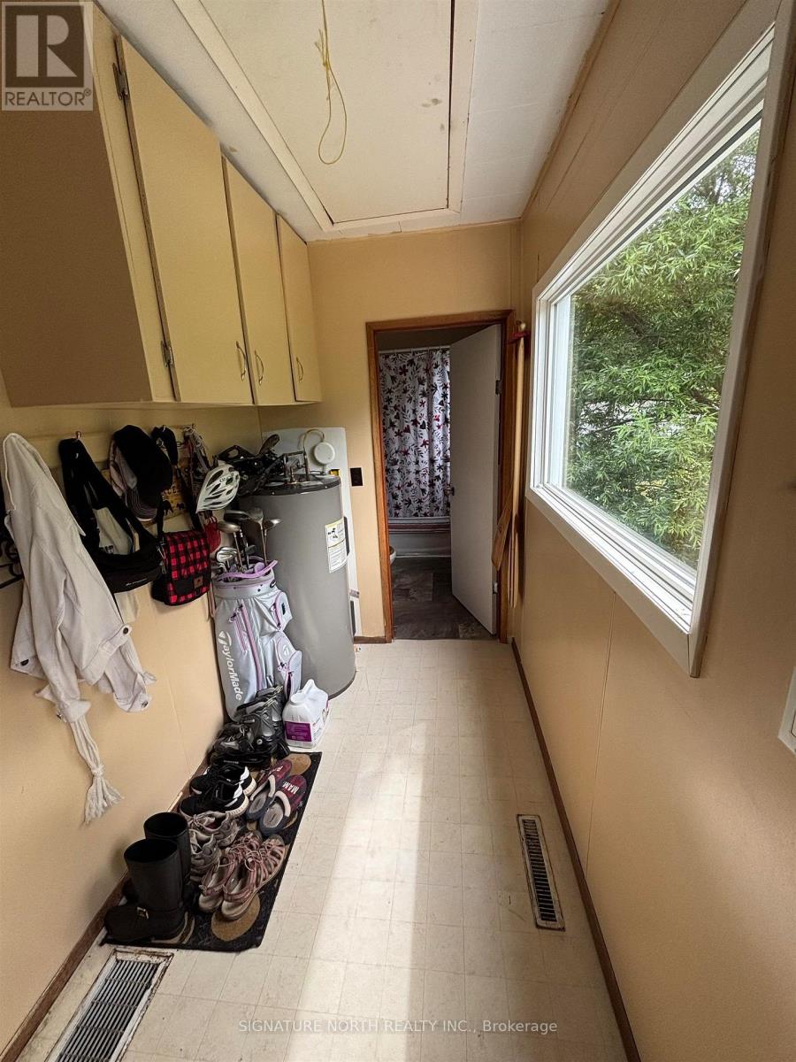 209 Fotheringham Ave. Property Photo 9