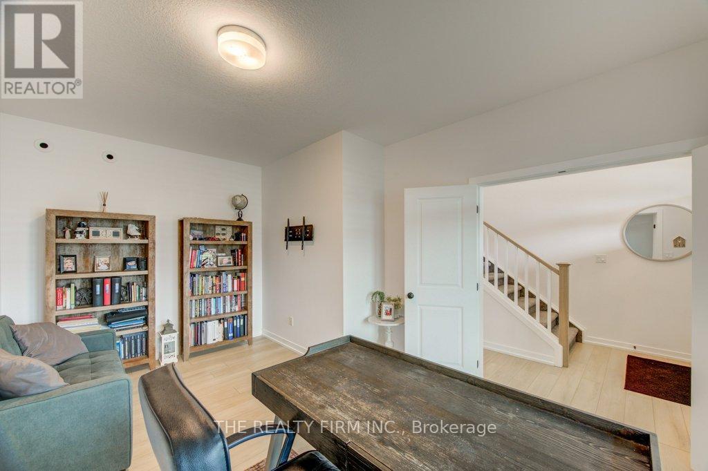 36 White Tail Path Property Photo 7