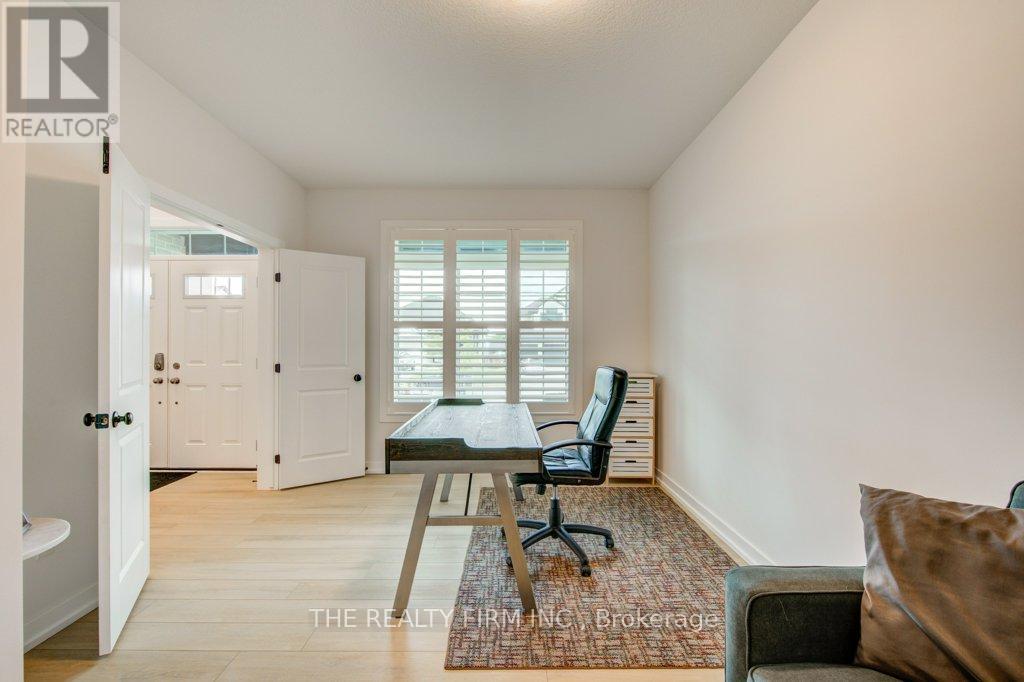 36 White Tail Path Property Photo 8