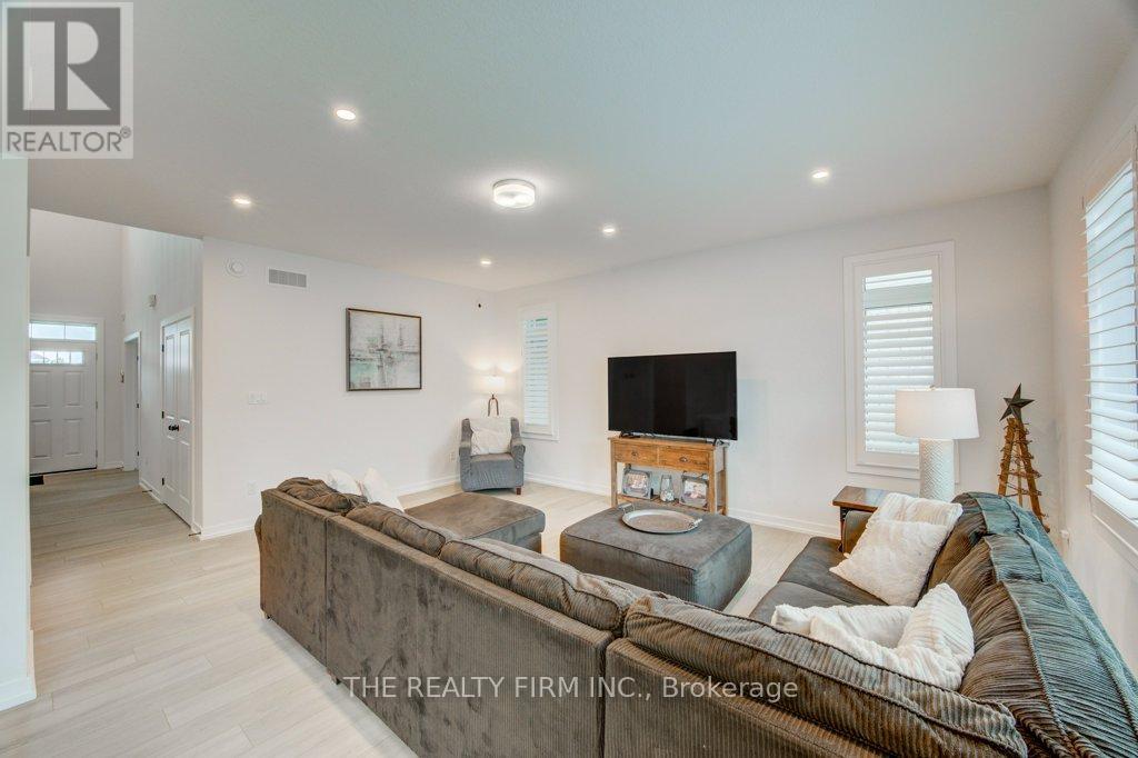 36 White Tail Path Property Photo 10