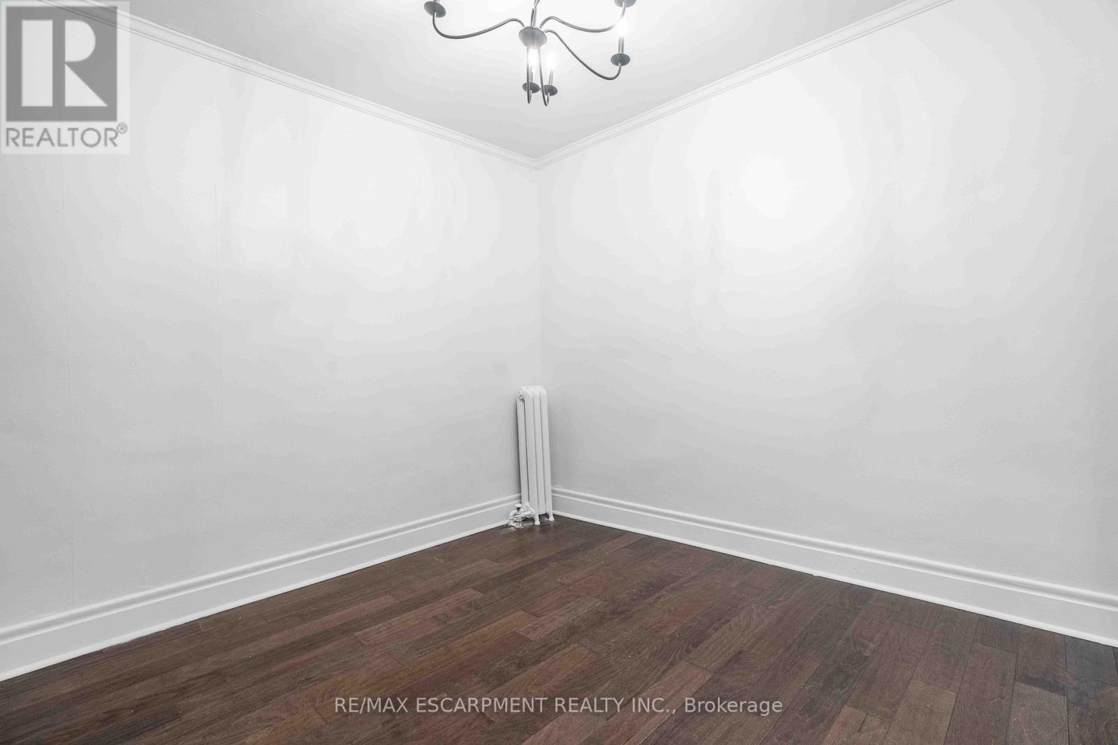 4 - 285 King Street W Property Photo 17